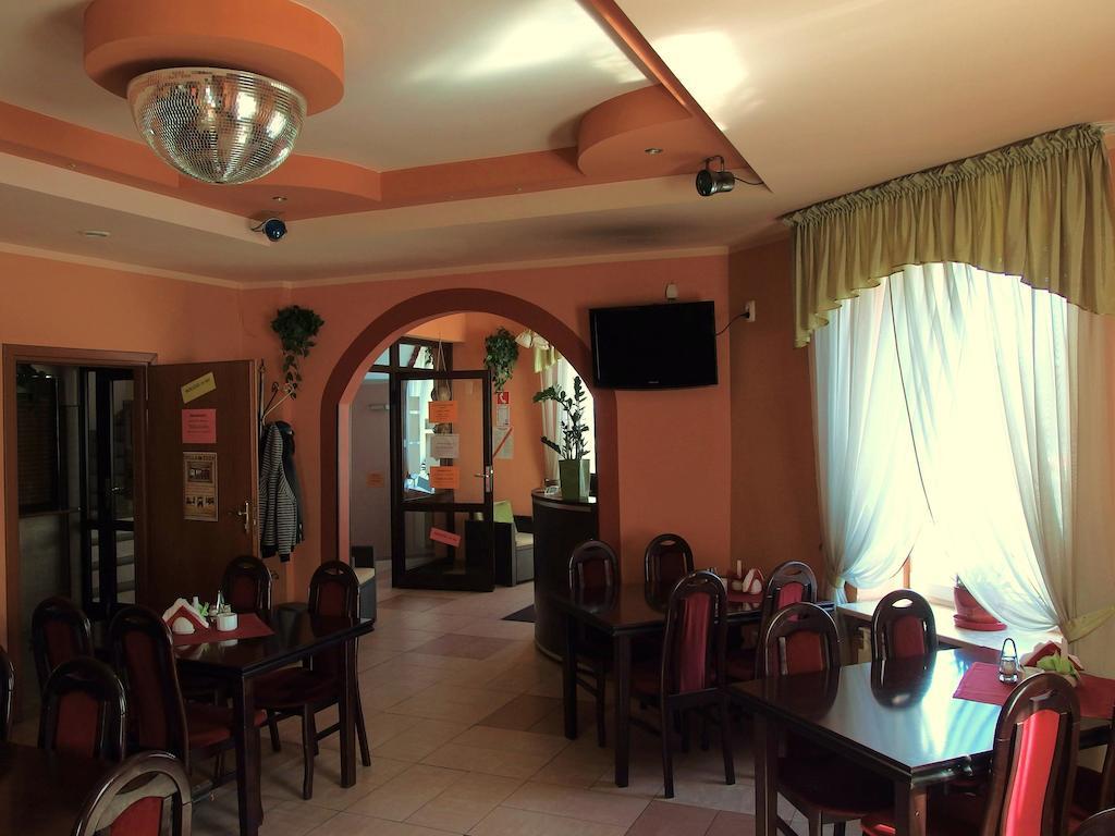Villa Eden & Restaurant Ełk Extérieur photo